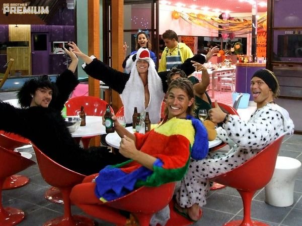 Big Brother 062_animals_boys